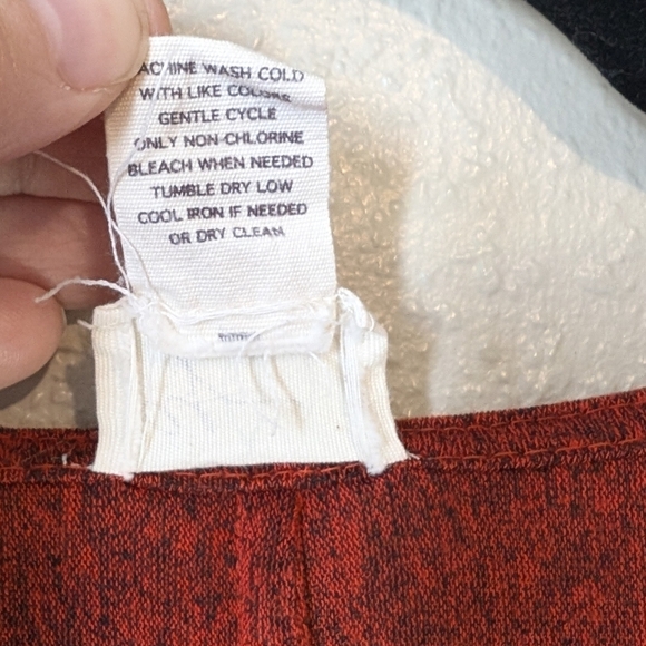 Andrea Jovine Long Sleeve Shirt Size Large Autumn Red Rayon/Polyester Blend - Picture 3 of 7